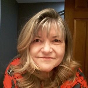 Meet your Posher, Deborah